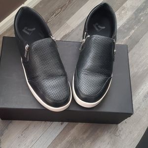 Tennis shoes‼️SOLD‼️